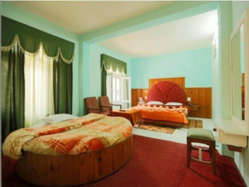 Hotel Mohan Palace Манали Экстерьер фото